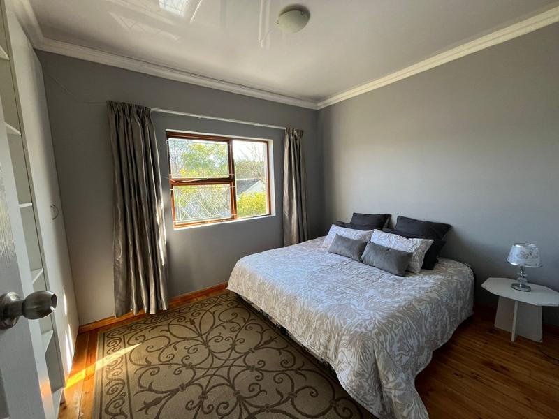 To Let 4 Bedroom Property for Rent in Kingswood Eastern Cape